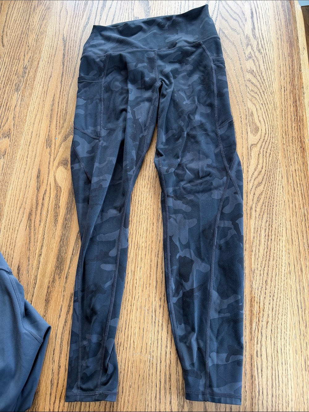 Medium   camo leggings with pockets